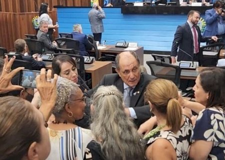 DEPUTADO ZÉ TEIXEIRA PROPÕE REFLEXÃO NO DIA DA MULHER