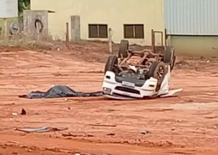 MOTORISTA MORRE APÓS PERDER CONTROLE DE DIREÇÃO E CAPOTAR VEÍCULO