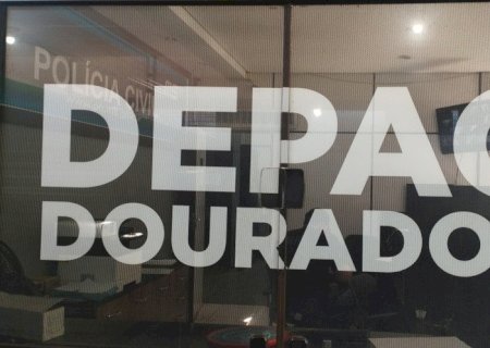 EM DOURADOS, HOMEM É FLAGRADO EM QUINTAL DE RESIDÊNCIA NO JARDIM UNIVERSITÁRIO E CONTIDO POR POPULARES