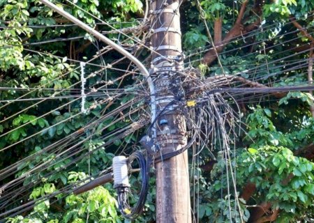 MARÇAL COBRA OPERADORAS PELO FIM DA POLUIÇÃO VISUAL, DOS FIOS SOLTOS E EMARANHADOS NOS POSTES