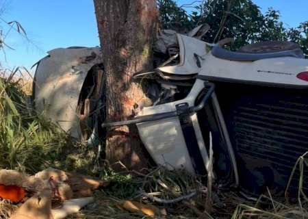 VÍTIMAS SÃO IDENTIFICADAS E NÚMERO DE MORTOS CHEGA A QUATRO EM GRAVE ACIDENTE