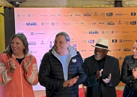 BONITO (MS) INAUGURA CALÇADA DA FAMA EM HOMENAGEM AO CINEMA