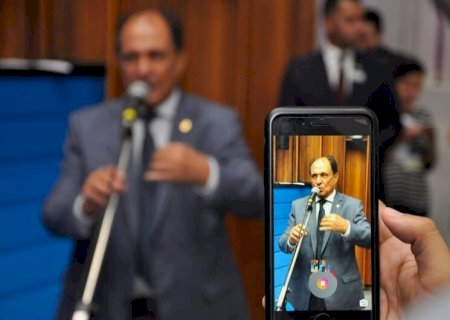 DEPUTADO ZÉ TEIXEIRA ATENDE DEMANDAS DE CAMPO GRANDE E DOURADOS