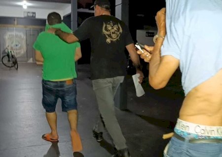 DUPLA É PRESA POR TRÁFICO DE DROGAS E 'BOCA' FECHADA NO ESTRELA PORÃ, EM DOURADOS