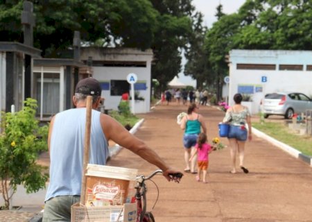 PREFEITURA DE DOURADOS FAZ INSCRIÇÕES DE AMBULANTES QUE DESEJAM ATUAR NO DIA DE FINADOS