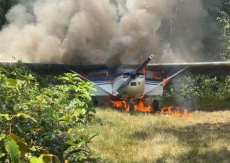 FAB INTERCEPTA E DESTRÓI AERONAVE SUSPEITA DE TRÁFICO DE DROGAS VINDA DA VENEZUELA