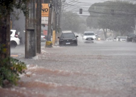 EM ROTA DE TORNADOS, MS ESTÁ EM ALERTA PARA TEMPESTADES ATÉ SEXTA-FEIRA