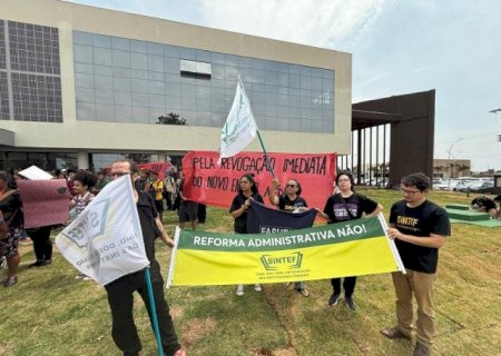 EM DOURADOS, TÉCNICO-ADMINISTRATIVOS DA UFGD E HU PARAM EM 4 E 5 DE DEZEMBRO