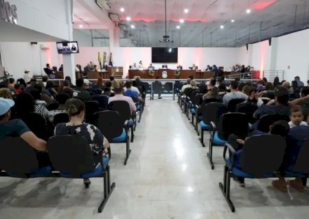 EM DUAS SESSÕES, CÂMARA DE VEREADORES DE DOURADOS APROVA ORÇAMENTO PARA 2026, LIMPA A PAUTA E PREPARA RECESSO PARLAMENTAR