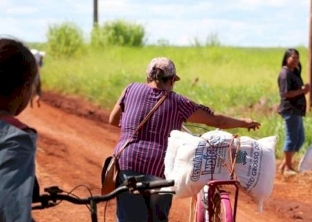 DOURADENSE GASTOU METADE DO SALÁRIO MÍNIMO PRA COMER