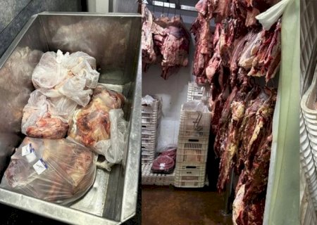 CARNES ESTRAGADAS ERAM GUARDADAS COM PÃES EM MERCADO