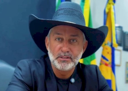 PREFEITO SERÁ INVESTIGADO POR ENRIQUECIMENTO ILÍCITO APÓS DESOBEDECER VETO A CORTE DE SALÁRIO