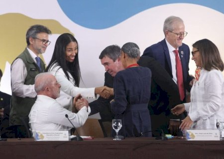 LULA CITA 'AJUDA INESTIMÁVEL' DE RIEDEL E ADRIANE PARA REALIZAÇÃO DA COP15 EM MS