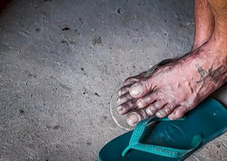IDOSO É RESGATADO DE EDÍCULA COM LARVAS PELO CORPO EM SELVÍRIA