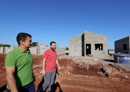 OBRAS DE 198 MORADIAS POPULARES EM DOURADOS CHEGAM A 30% DE EXECUÇÃO