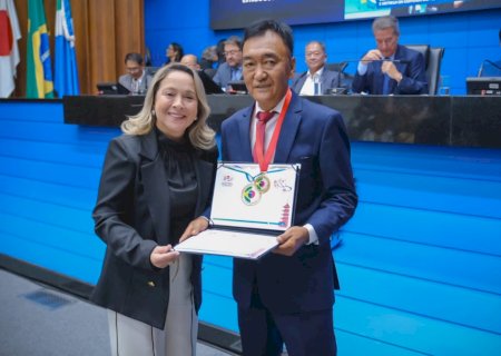 LIA NOGUEIRA HOMENAGEIA VOLUNTÁRIO QUE TRANSFORMA VIDAS POR MEIO DO ESPORTE EM DOURADOS
