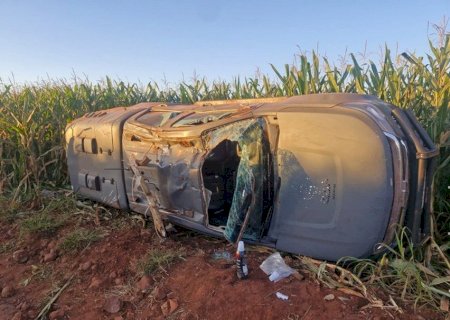 VIATURA DO DOF CAPOTA DURANTE PERSEGUIÇÃO POLICIAL EM ESTRADA VICINAL DE MARACAJU