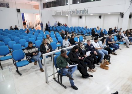 CÂMARA DE VEREADORES TRANSFORMA SESSÃO EM VERDADEIRA ENTREGA DO OSCAR (SÓ FALTOU O TAPETE VERMELHO)