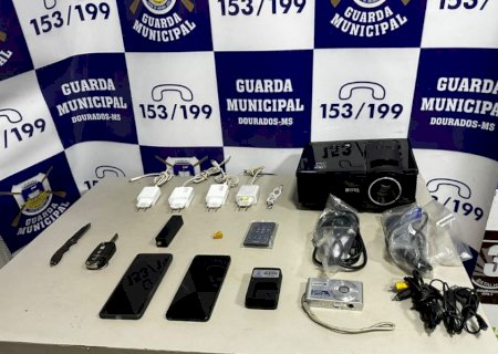 GUARDA MUNICIPAL RECUPERA CELULARES FURTADOS DA CENTRAL DO CIDADÃO E PRENDE DOIS SUSPEITOS
