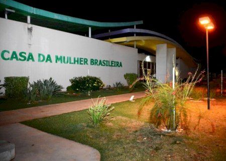 AOS 78 ANOS, HOMEM É PRESO APÓS EXIGIR QUE ESPOSA ACEITASSE A AMANTE DE 23