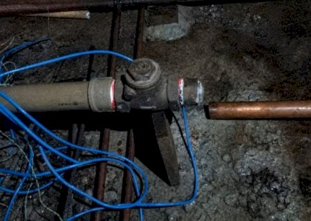 FURTO DE CANOS DE COBRE DA REDE DE ÁGUA CAUSA ALAGAMENTO EM ENFERMARIA DO HOSPITAL DA VIDA