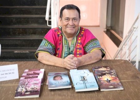 CÂMARA DE DOURADOS ENTREGA PRÊMIO ILDEFONSO AO ESCRITOR ANTÔNIO CARLOS RUIZ