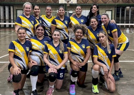 PREFEITURA REFORÇA INCENTIVO AO ESPORTE E APOIA TORNEIO DE VÔLEI FEMININO EM DISTRITO