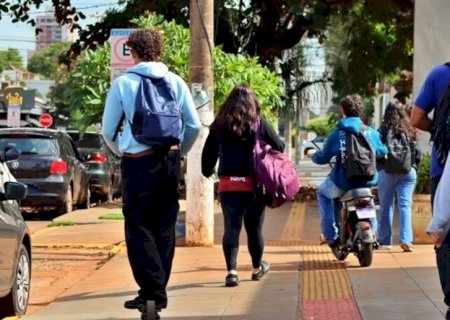 ALUNOS DA REDE ESTADUAL VOLTAM ÀS AULAS HOJE