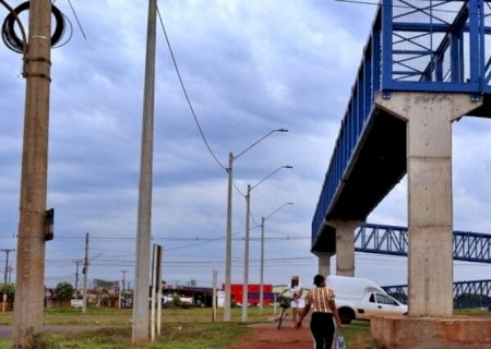 EM DOURADOS, MULHER CRUZA PASSARELA NO 'ESTILO SEM FILTRO' E TERMINA NA DELEGACIA