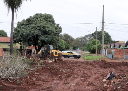 PREFEITURA CONCLUI DESOCUPAÇÃO IRREGULAR DE ÁREA PÚBLICA NO JARDIM JOÃO PAULO II