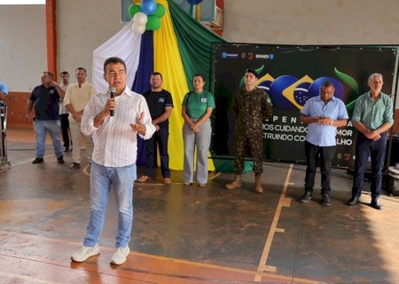 PREFEITURA ENCERRA HORA CÍVICA NAS ESCOLAS E CONVIDA POPULAÇÃO PARA MAIOR DESFILE DA HISTÓRIA
