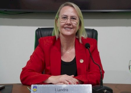 LIANDRA REFORÇA PEDIDO DE MELHORIAS NO TRÂNSITO DE DOURADOS