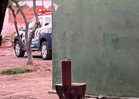 SUSPEITA DE BOMBA EM MALETA FAZ BOPE INTERDITAR RUA DA CAPITAL