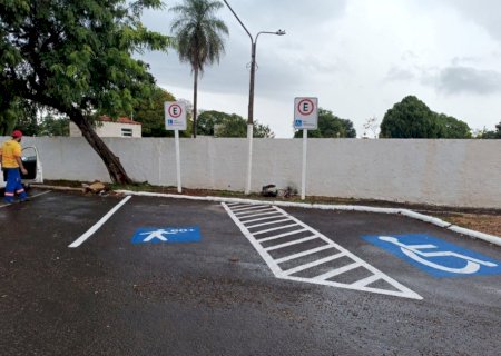 PREFEITURA REFORÇA SINALIZAÇÃO E PREPARA CEMITÉRIOS PARA O DIA DE FINADOS EM DOURADOS