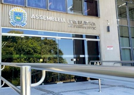 DEPUTADOS ESTADUAIS DE MS BATEM RECORDE DE IDADE, ENQUANTO BANCADA FEDERAL É A 'GAROTADA'
