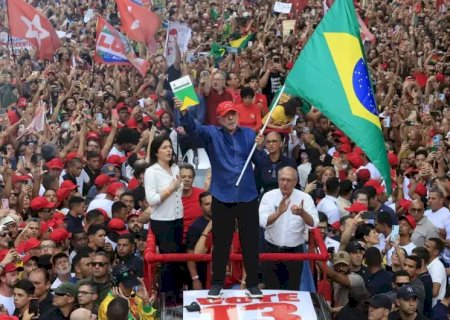 LULA É REELEITO PRESIDENTE DO BRASIL