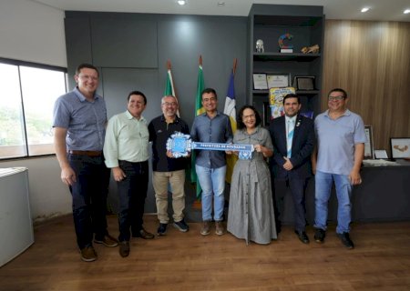 PREFEITO RECEBE GOVERNADOR DO ROTARY E DISCUTE PARCERIAS EM PROL DA SOCIEDADE DOURADENSE